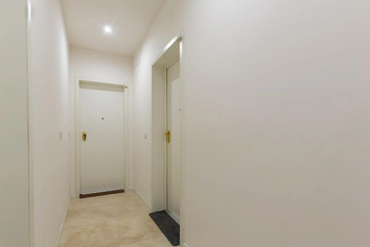 Bologna Piazza Del Nettuno Apartment