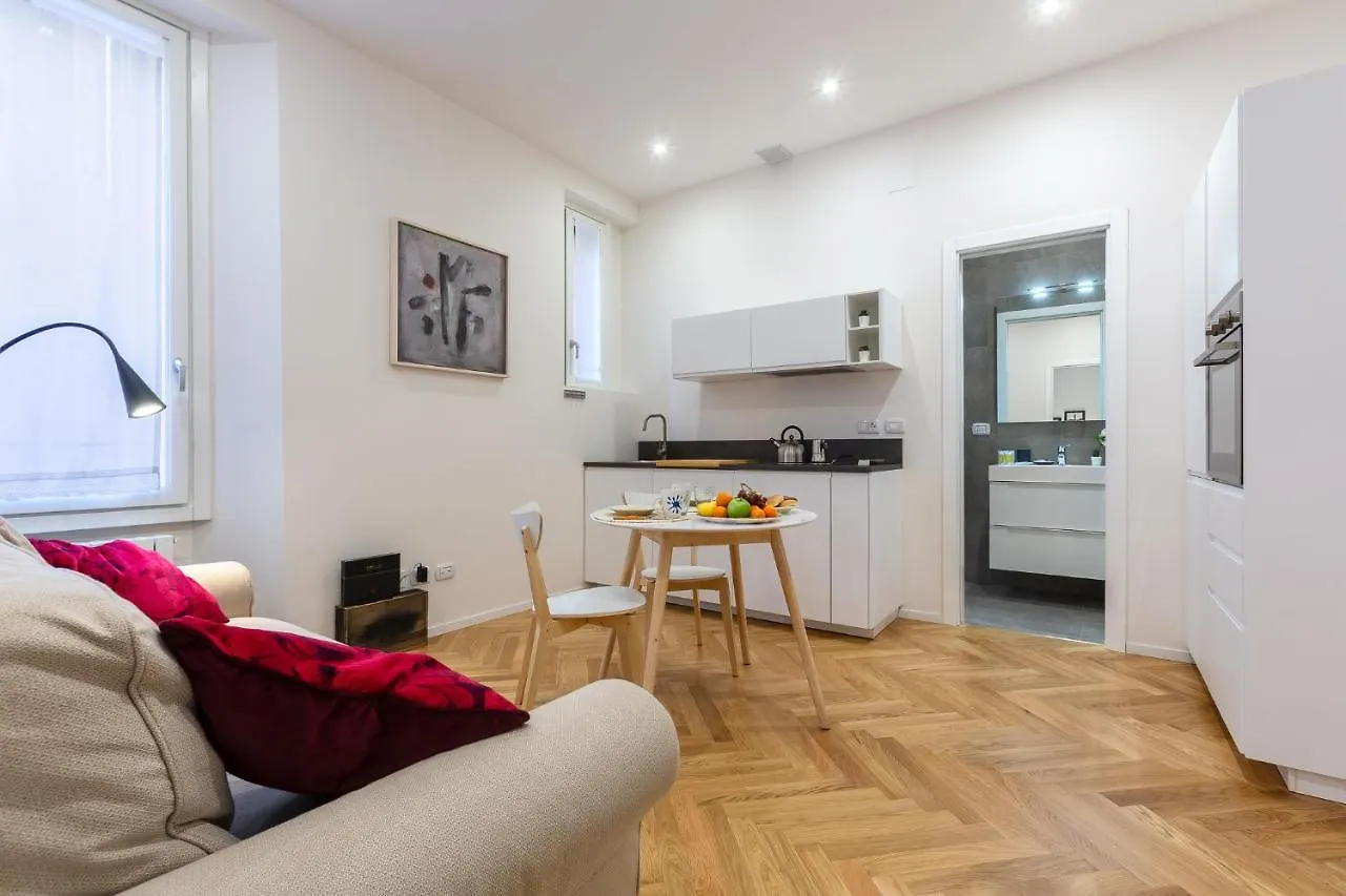 Bologna Piazza Del Nettuno Apartment