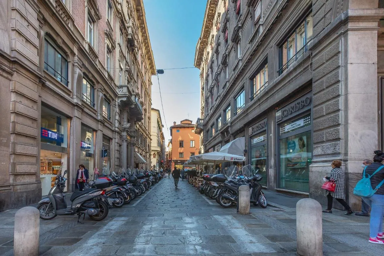 Bologna Piazza Del Nettuno Apartment