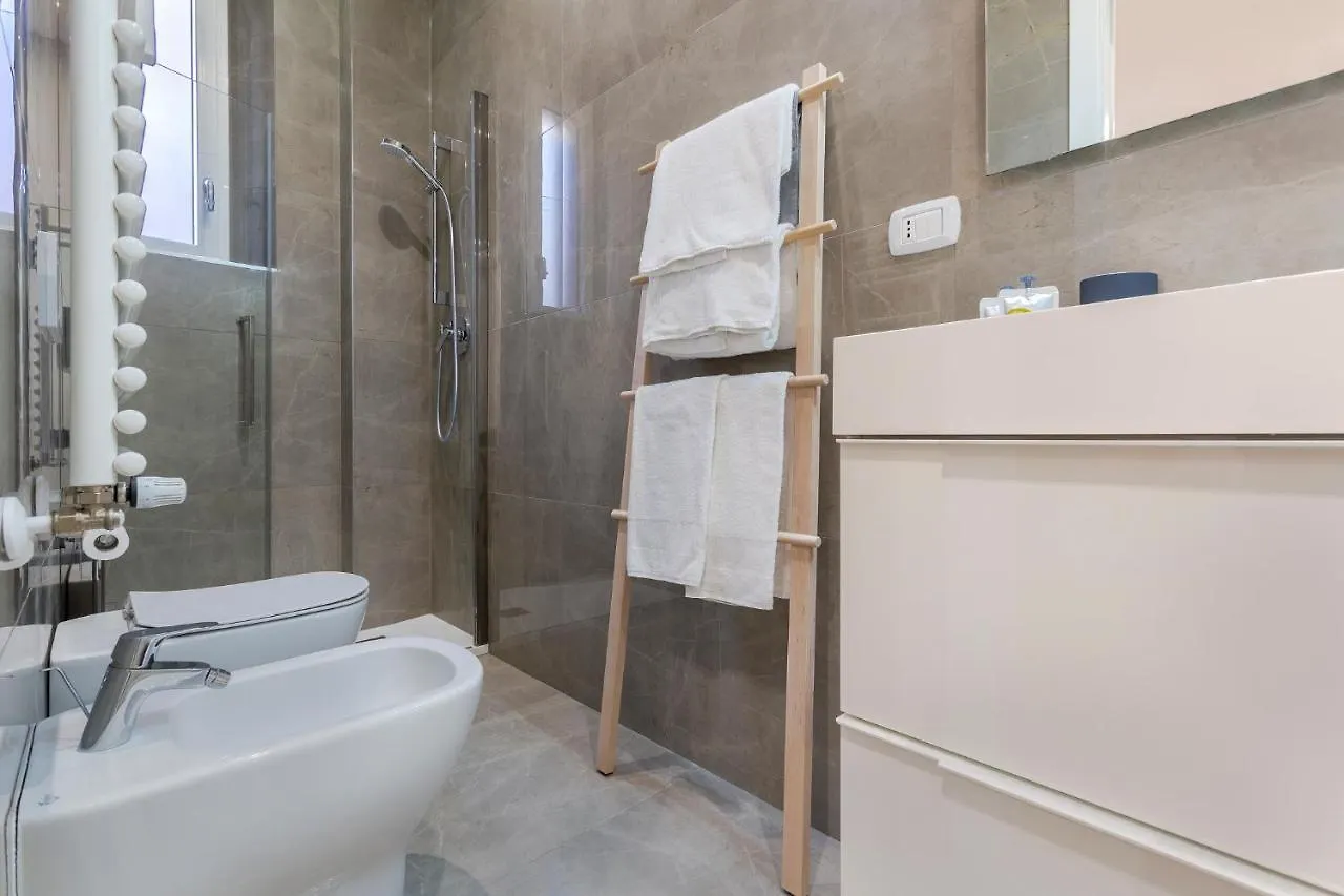 Bologna Piazza Del Nettuno Apartment